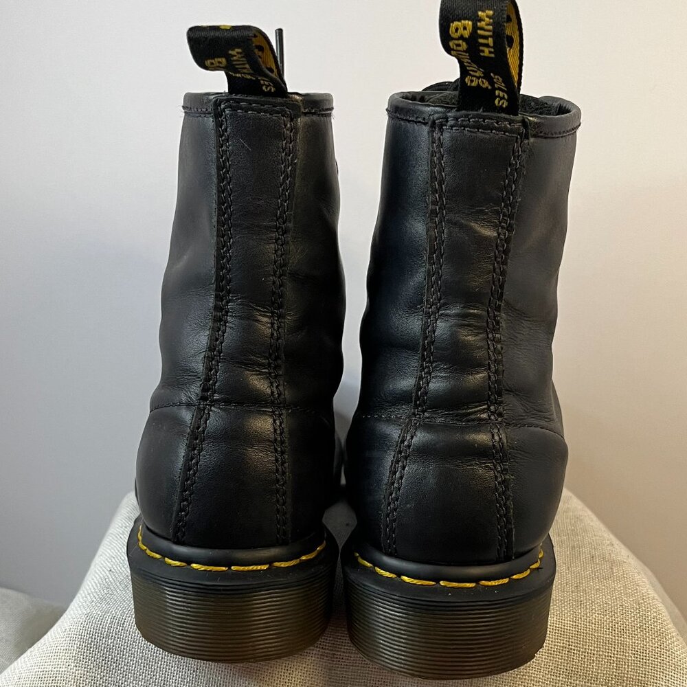 Dr. Martens 1460 Black Smooth Leather Combat Boots Iconic Yellow Stitch Size 8 - Picture 3 of 16